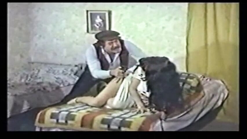 Figen Han – Ata Saka – SIKISIYOR FUCKING