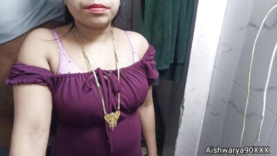 Indian Desi Bhabhi Has Secret Affair with Her Husband’s Brother When Her Husband At Work She Was Secretly Sex With Him.